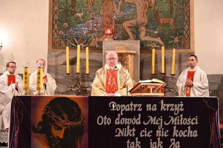 Jedlina-Zdrój. Zawody służby liturgicznej w tenisa stołowego i w szachach