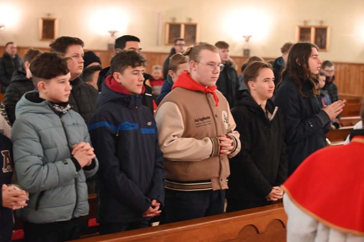 Jedlina-Zdrój. Zawody służby liturgicznej w tenisa stołowego i w szachach