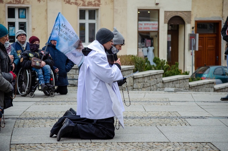 Marcowa procesja różańcowa z Wojownikami Maryi