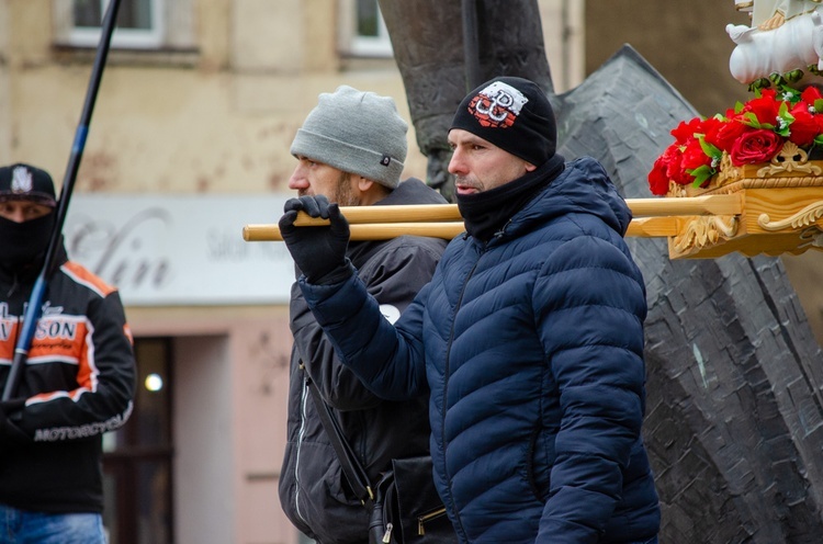 Marcowa procesja różańcowa z Wojownikami Maryi