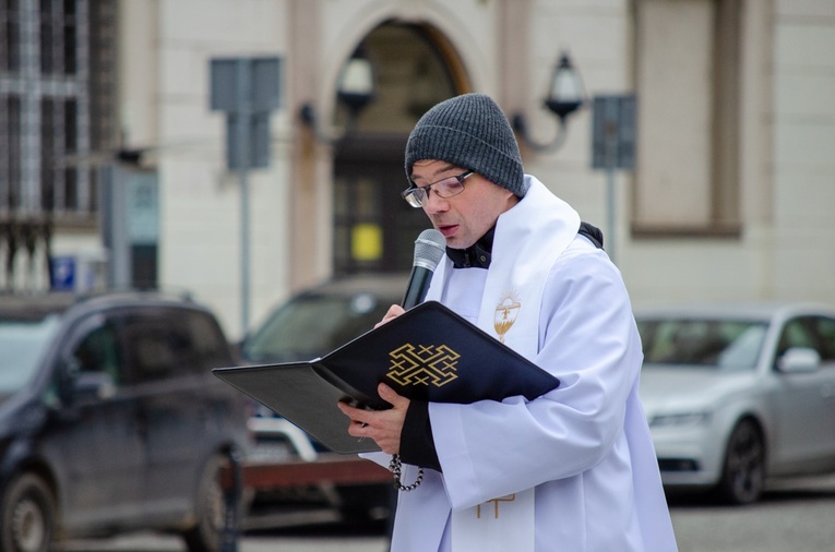Marcowa procesja różańcowa z Wojownikami Maryi