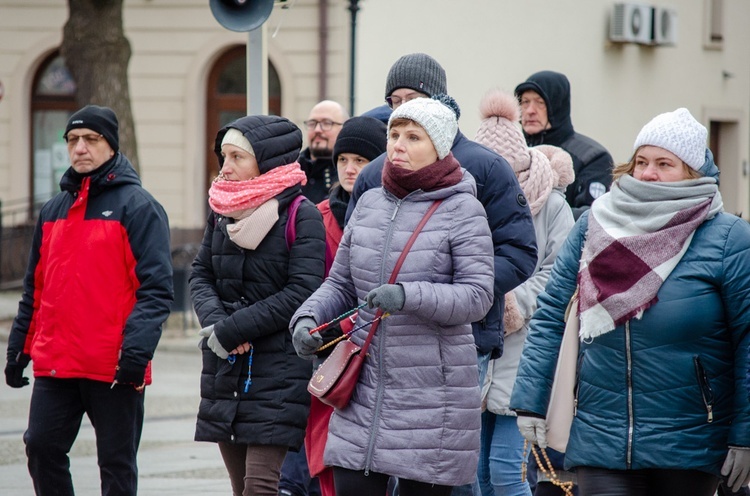 Marcowa procesja różańcowa z Wojownikami Maryi