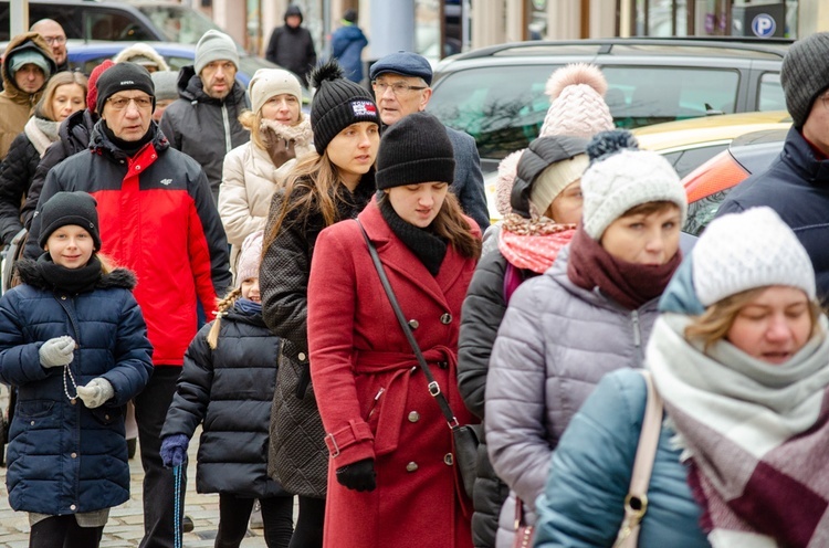 Marcowa procesja różańcowa z Wojownikami Maryi