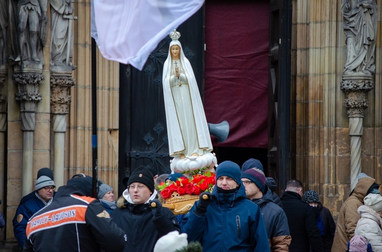 Marcowa procesja różańcowa z Wojownikami Maryi