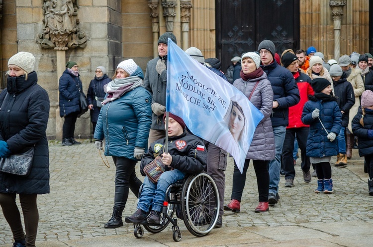 Marcowa procesja różańcowa z Wojownikami Maryi