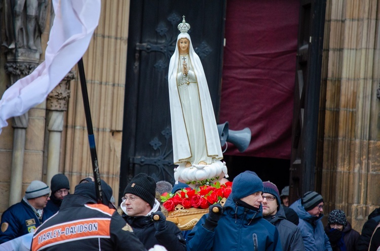 Marcowa procesja różańcowa z Wojownikami Maryi