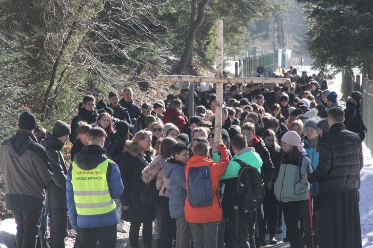 Okręgowa Droga Krzyżowa młodych na Jaworzynę Krynicką