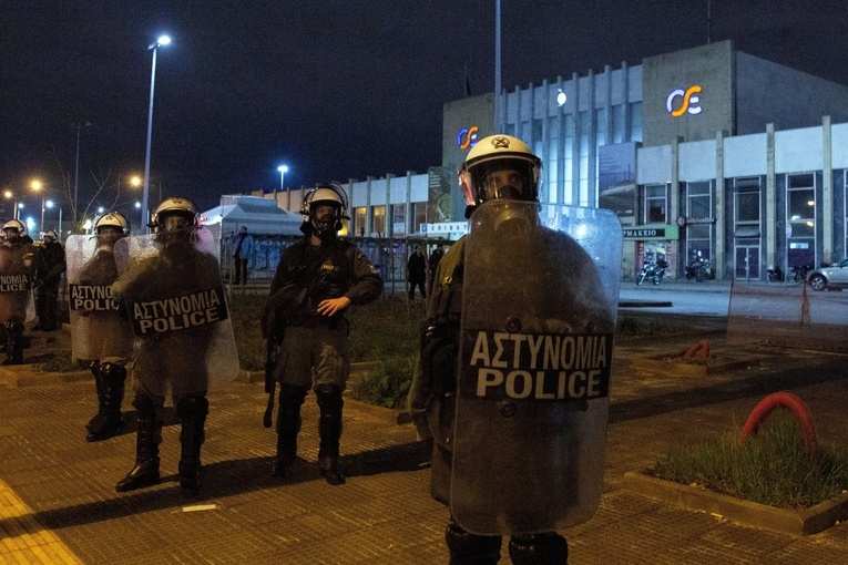 Gwałtowne starcia policji z demonstrantami w Atenach