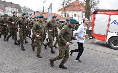 Przasnysz. Pobiegli, aby uczcić bohaterów