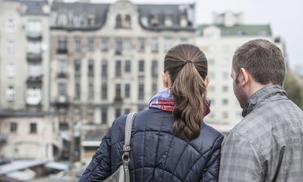 Małżonkowie zaproszeni są do modlitwy.