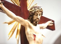 	Modlitwa kończy się o 22.00 błogosławieństwem relikwiami Krzyża Świętego.