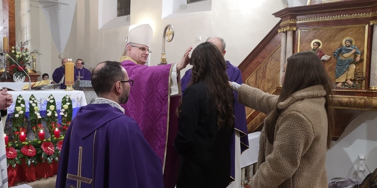 Wizytacja i bierzmowanie u św. Jadwigi w Przedborowej