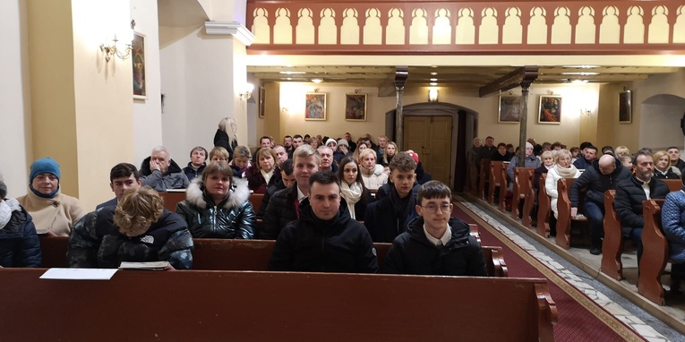 Wizytacja i bierzmowanie u św. Jadwigi w Przedborowej