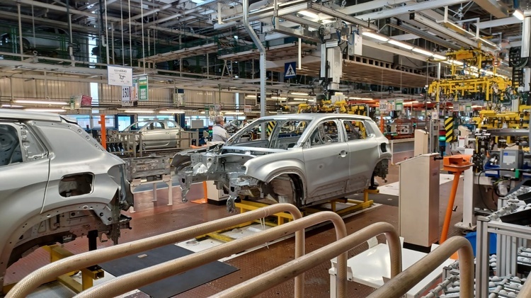 Tychy. W Stellantis ruszyła produkcja samochód marki Jeep