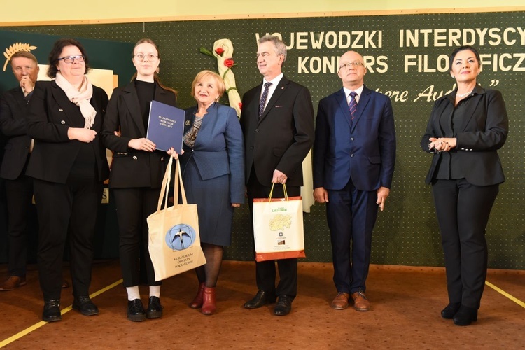 Ponad 100 filozofów