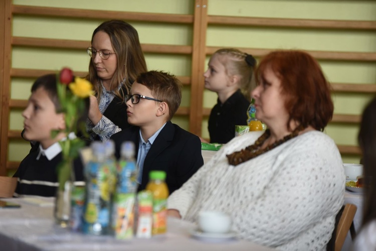 Ponad 100 filozofów