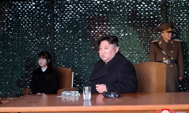 Korea Płn.: Kim obserwował symulowany atak na Koreę Południową