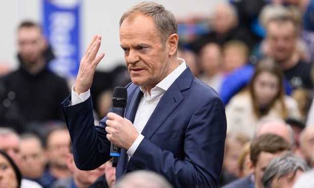 Tusk: Nie powinniśmy mieć religii w szkołach