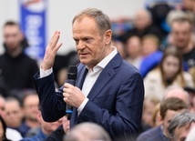 Tusk: Nie powinniśmy mieć religii w szkołach