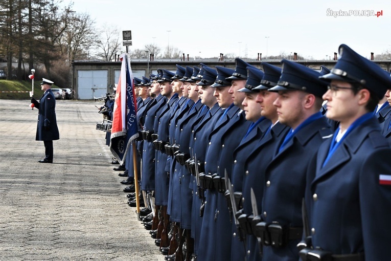 Region. Nowi policjanci w śląskiej policji