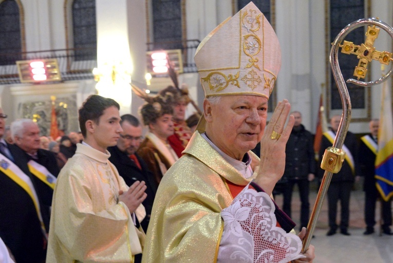 Bp Adam 4 marca 2016 roku przewodniczył Mszy św. odpustowej ku czci patrona miasta i diecezji w swojej rodzinnej parafii, w bazylice św. Kazimierza w Radomiu.