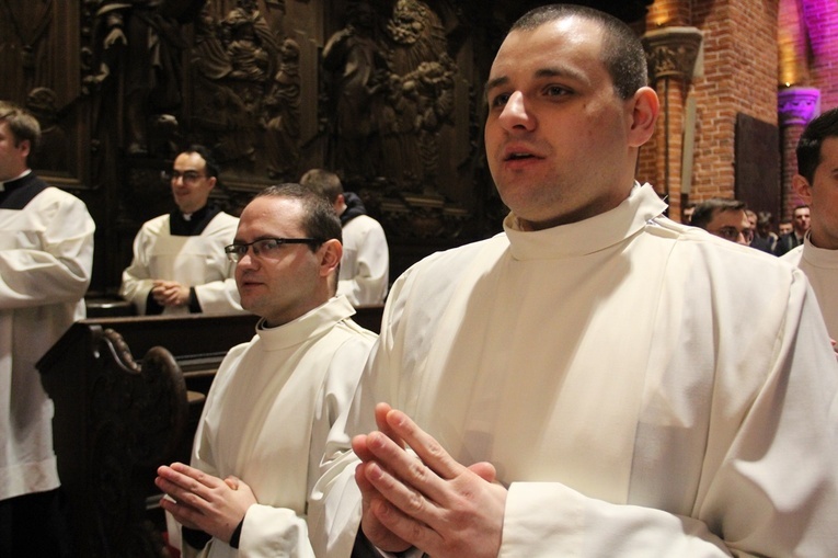 Dziesięciu akolitów