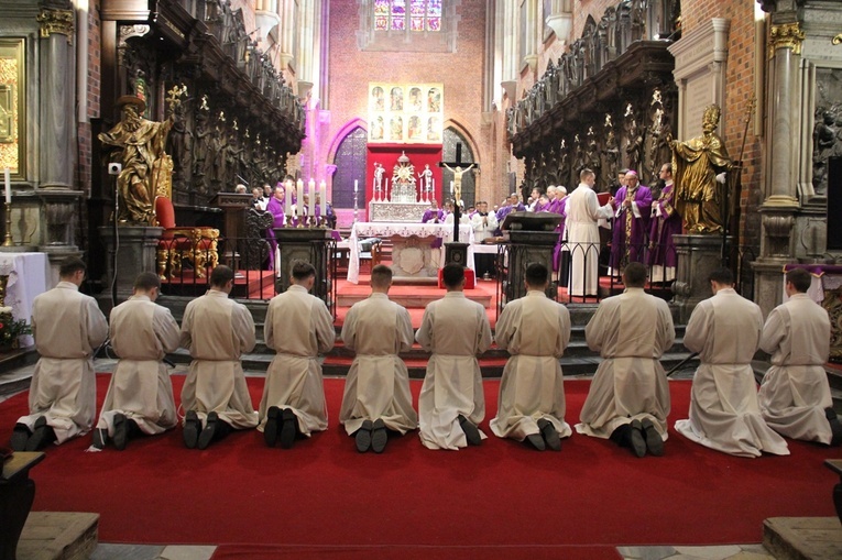 Dziesięciu akolitów
