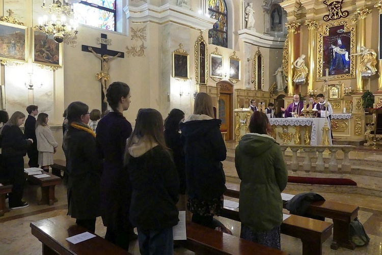 Rejonowy wielkopostny dzień skupienia młodych oazowiczów w Hałcnowie