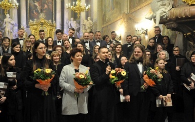 Jaśnieje krzyż chwalebny