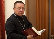 Abp Ryś: Władze komunistyczne prowadziły wojnę z Kościołem i narodem o pamięć