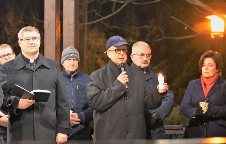 Modlitwy poprowadzili wspólnie: dziekan ks. kan. Jacek Gracz i proboszcz ewangelicko-augsburskiej parafii ks. Marcin Brzósa.