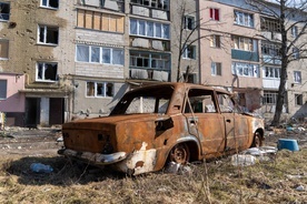 Ukraina: mimo niebezpieczeństw ludzie nie opuszczają swych domów