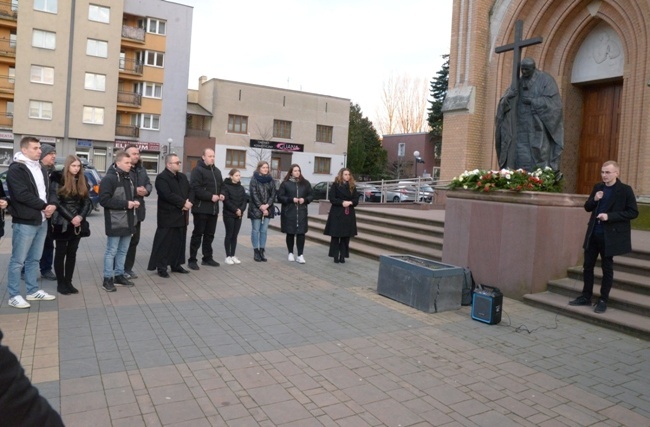 Różaniec młodych za przyczyną św. Jana Pawła II