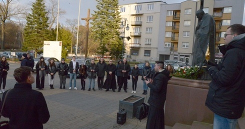 Różaniec młodych za przyczyną św. Jana Pawła II