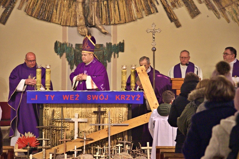 Gorzów Wlkp. Modlitwa za wieloletniego proboszcza i nowa sala spotkań