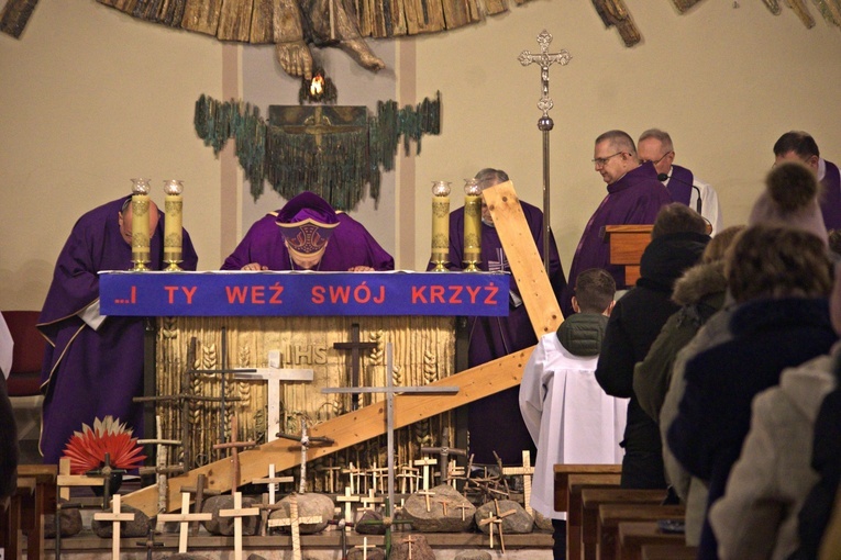 Gorzów Wlkp. Modlitwa za wieloletniego proboszcza i nowa sala spotkań