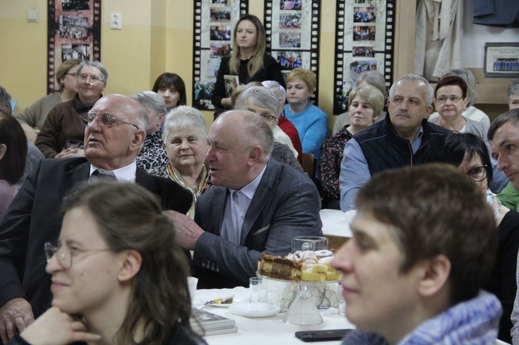 Niedomice. Promocja książki ks. Łukasza Bochenka