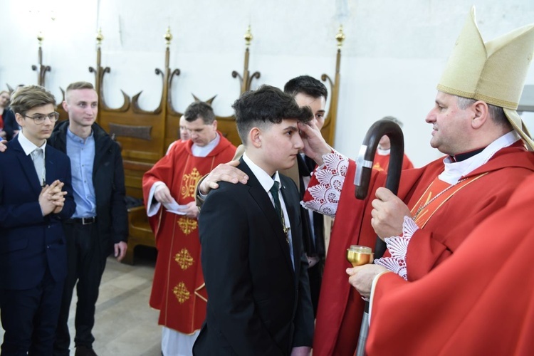 Bierzmowanie u św. Małgorzaty w Nowym Sączu, cz. 1