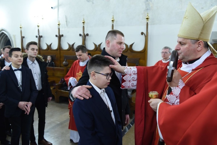 Bierzmowanie u św. Małgorzaty w Nowym Sączu, cz. 1