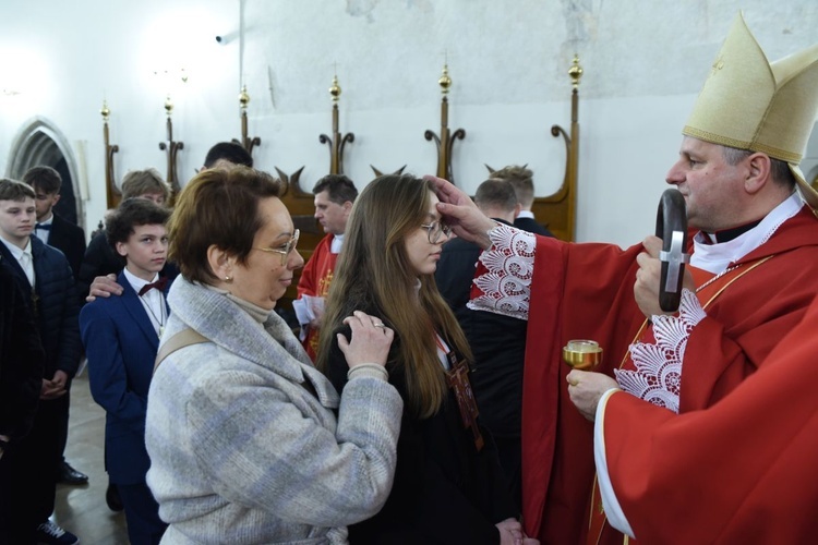 Bierzmowanie u św. Małgorzaty w Nowym Sączu, cz. 1