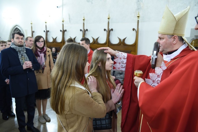 Bierzmowanie u św. Małgorzaty w Nowym Sączu, cz. 1