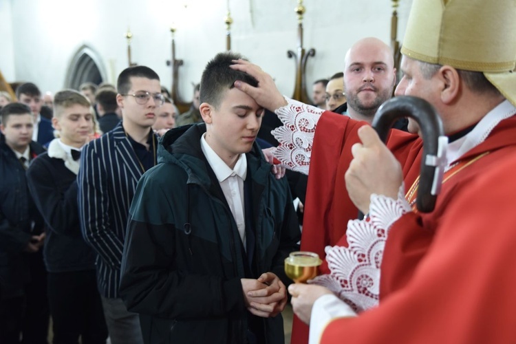 Bierzmowanie u św. Małgorzaty w Nowym Sączu, cz. 2 