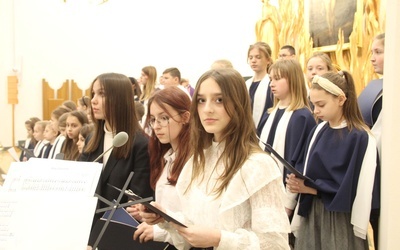 Reakcja młodych na zarzuty wobec św. Jana Pawła II bezcenna. Warta naśladowania