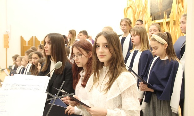 Reakcja młodych na zarzuty wobec św. Jana Pawła II bezcenna. Warta naśladowania