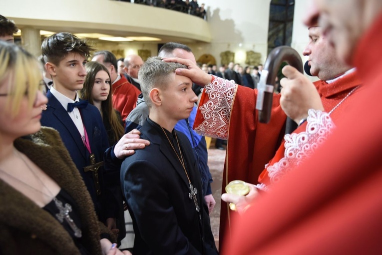 Bierzmowanie w Pustkowie Osiedlu