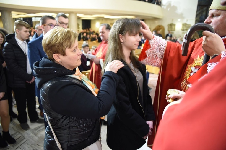 Bierzmowanie w Pustkowie Osiedlu