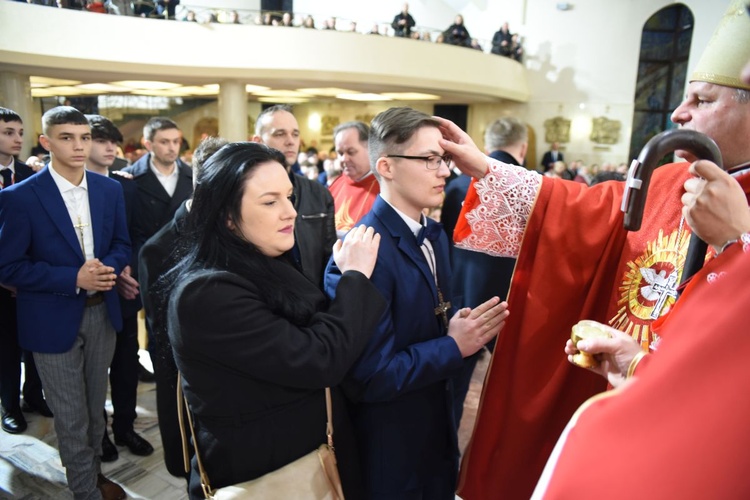 Bierzmowanie w Pustkowie Osiedlu