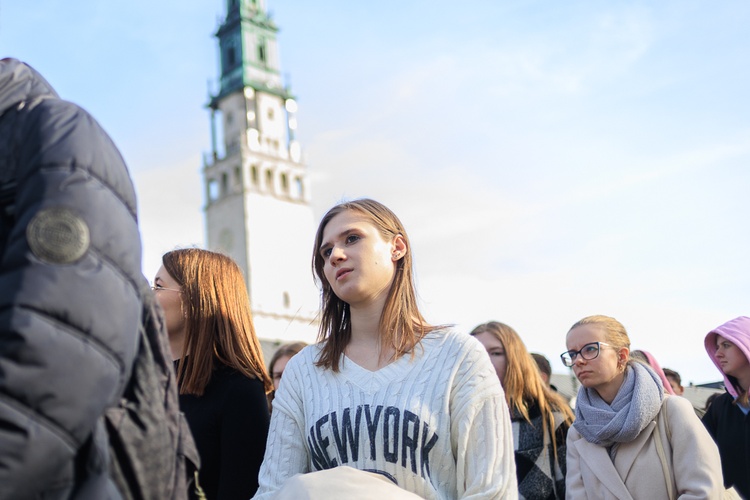 Pielgrzymka maturzystów diecezji świdnickiej - cz. 01