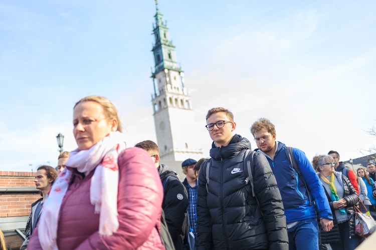 Pielgrzymka maturzystów diecezji świdnickiej - cz. 01