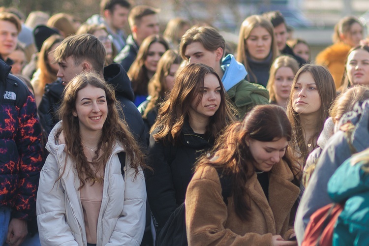 Pielgrzymka maturzystów diecezji świdnickiej - cz. 01